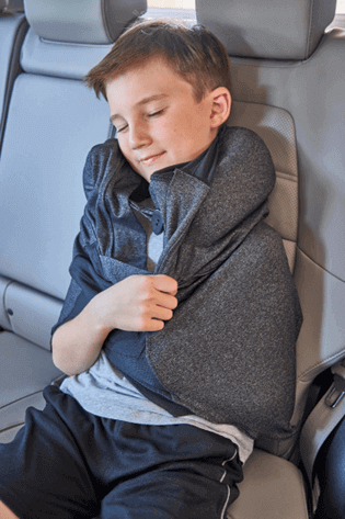 A Sleeping Device That Helps Kids Keep to Themselves on Road Trips